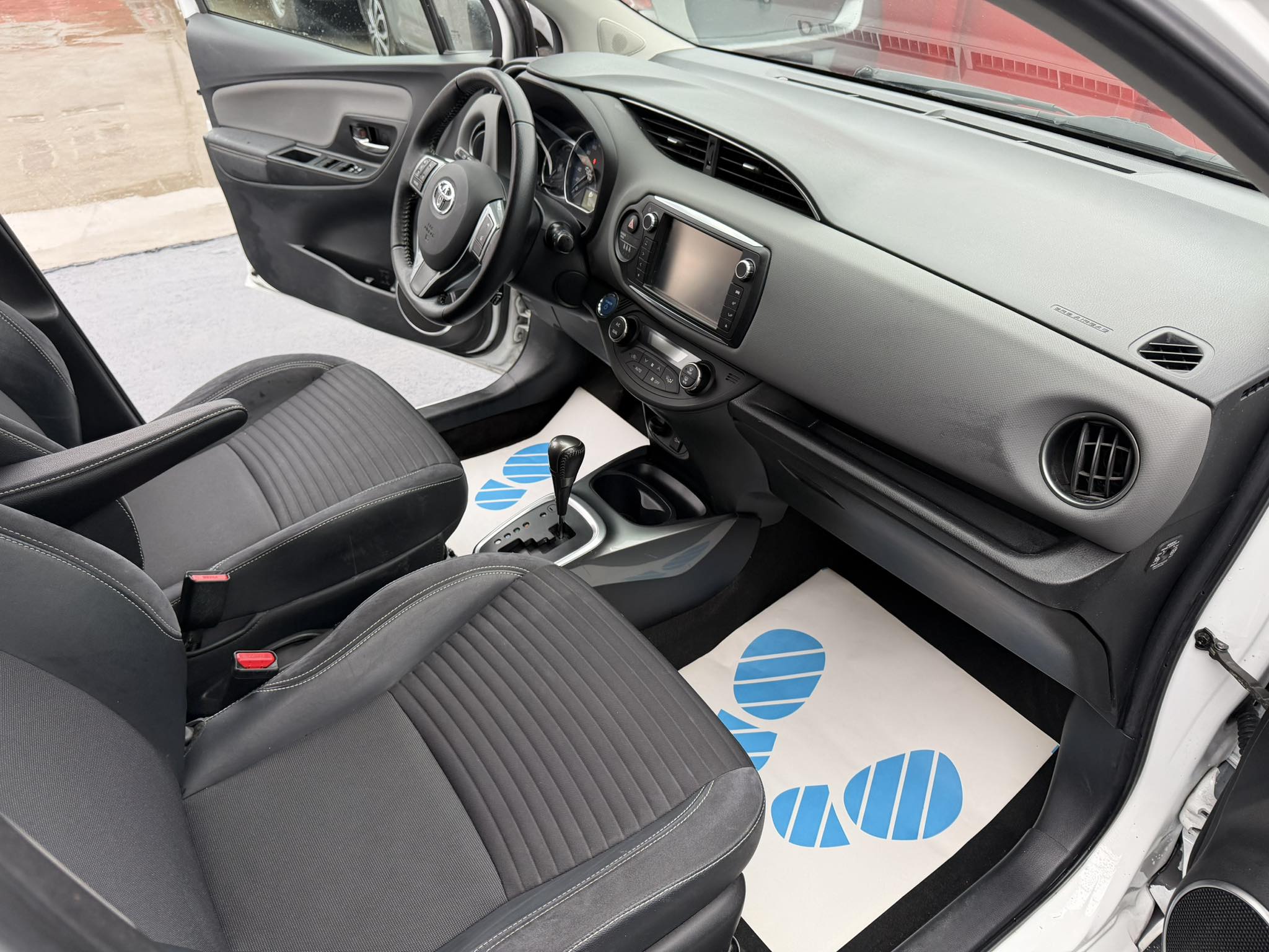 Toyota yaris  hybride